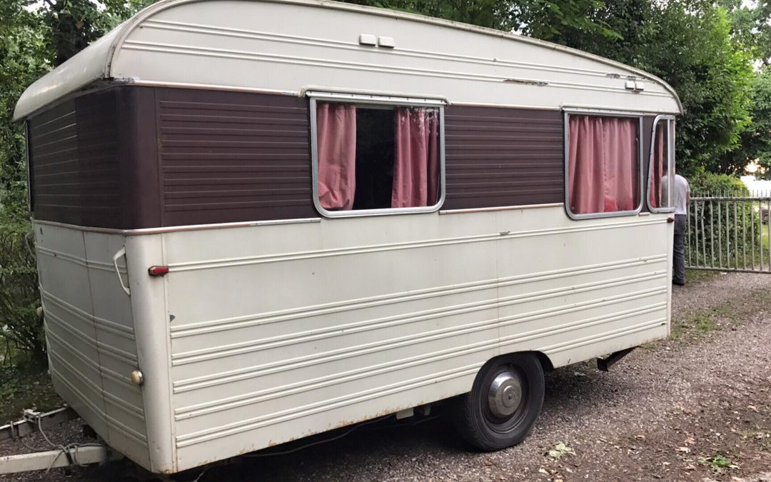 Lautopix rénove une caravane vintage de 1969, mais pourquoi ?